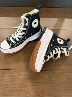 Converse Women’s Size 5 / 35.5 Black High-Top Platform Sneakers with Gum Sole